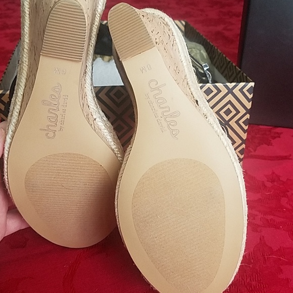 COPY - 🎉My first HP🎉 Charles David black wedges - Picture 6 of 8